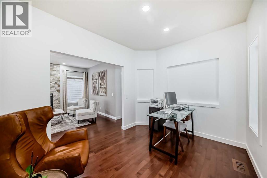 19 Valley Pointe Way Nw, Calgary, Alberta  T3B 6B1 - Photo 5 - A2284371