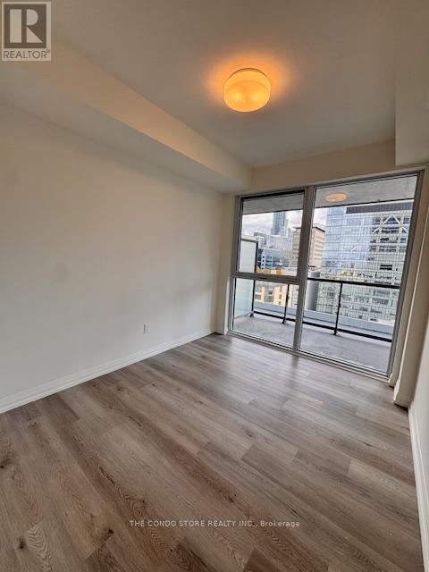 1605 - 380 Dundas Street W, Toronto, Ontario  M5T 1G2 - Photo 8 - C12809772