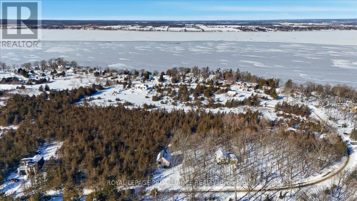 372 Prinyers Cove Crescent, Prince Edward County (North Marysburg Ward), Ontario  K0K 2T0 - Photo 45 - X12736504