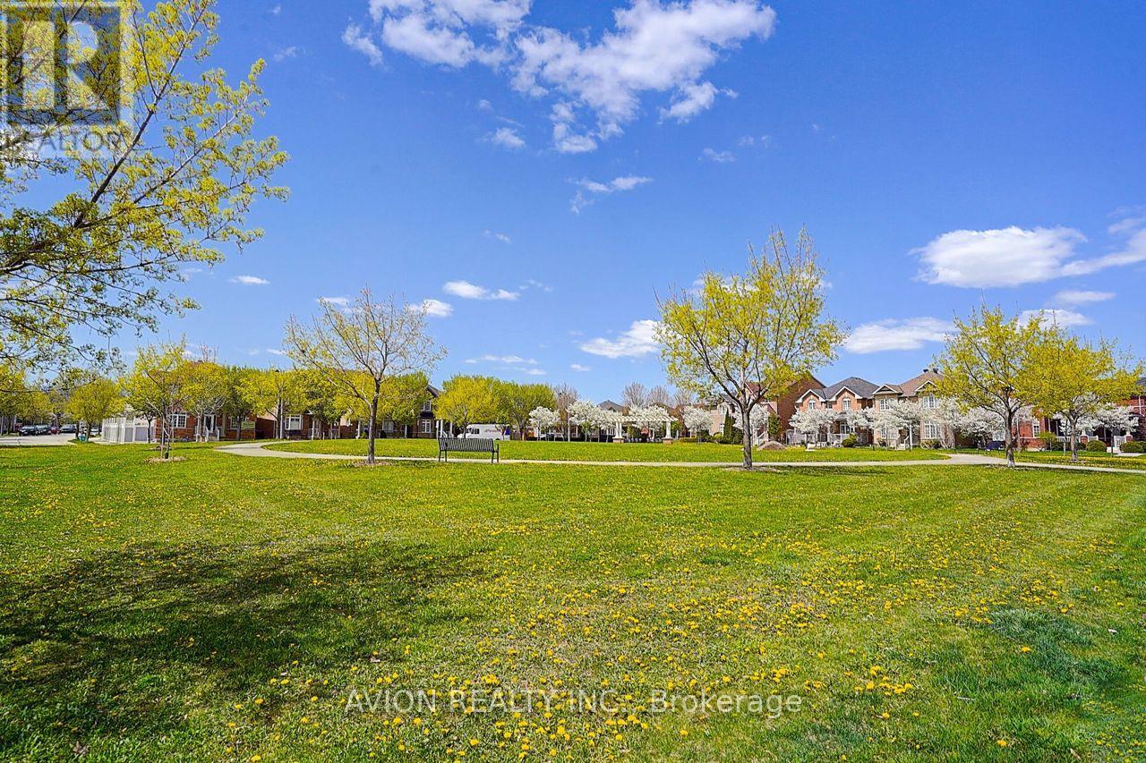 Coach House - 542 Whites Hill Avenue, Markham, Ontario  L6B 0Z3 - Photo 11 - N12809784