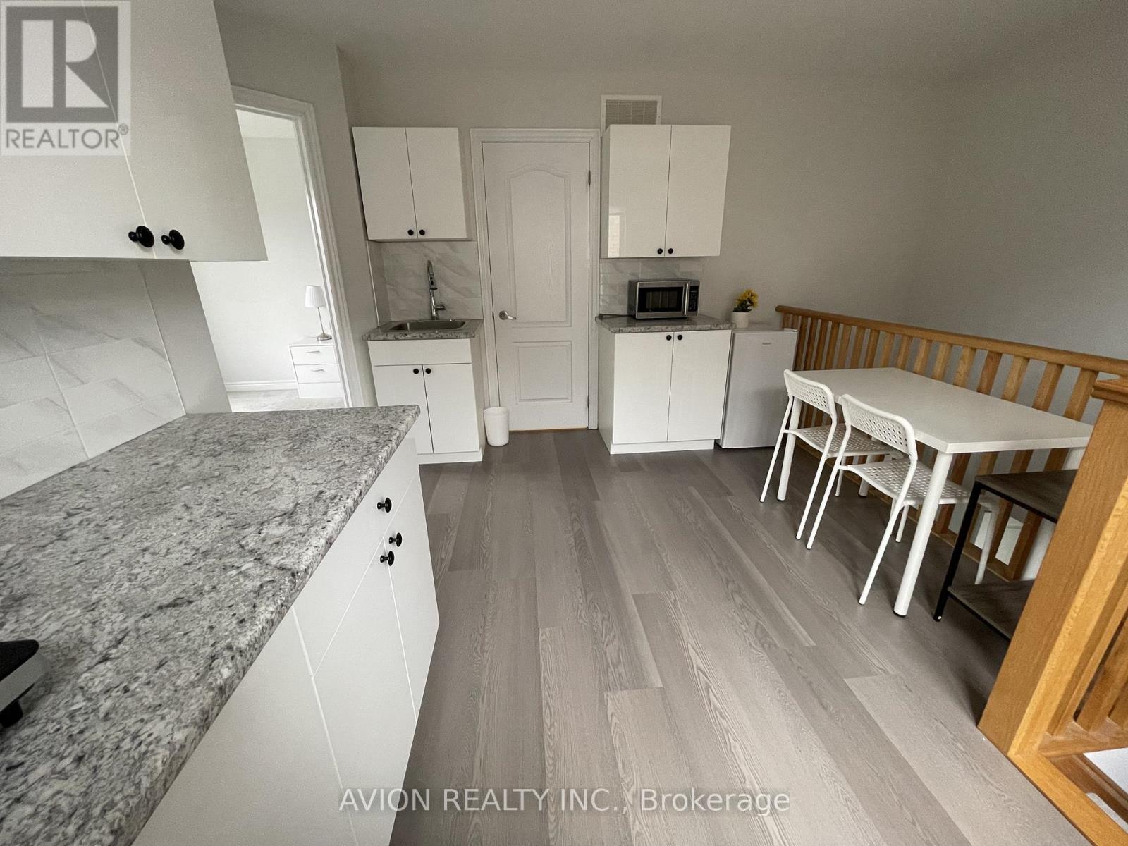 Coach House - 542 Whites Hill Avenue, Markham, Ontario  L6B 0Z3 - Photo 2 - N12809784