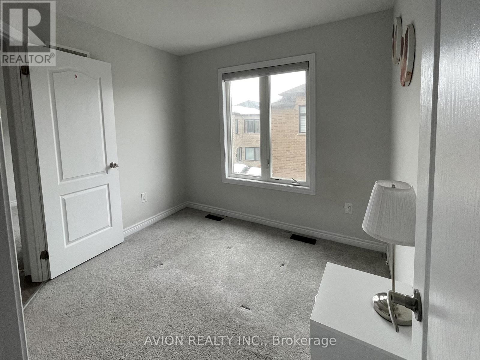 Coach House - 542 Whites Hill Avenue, Markham, Ontario  L6B 0Z3 - Photo 6 - N12809784