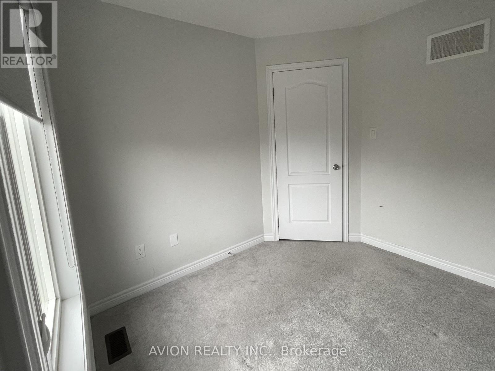 Coach House - 542 Whites Hill Avenue, Markham, Ontario  L6B 0Z3 - Photo 7 - N12809784