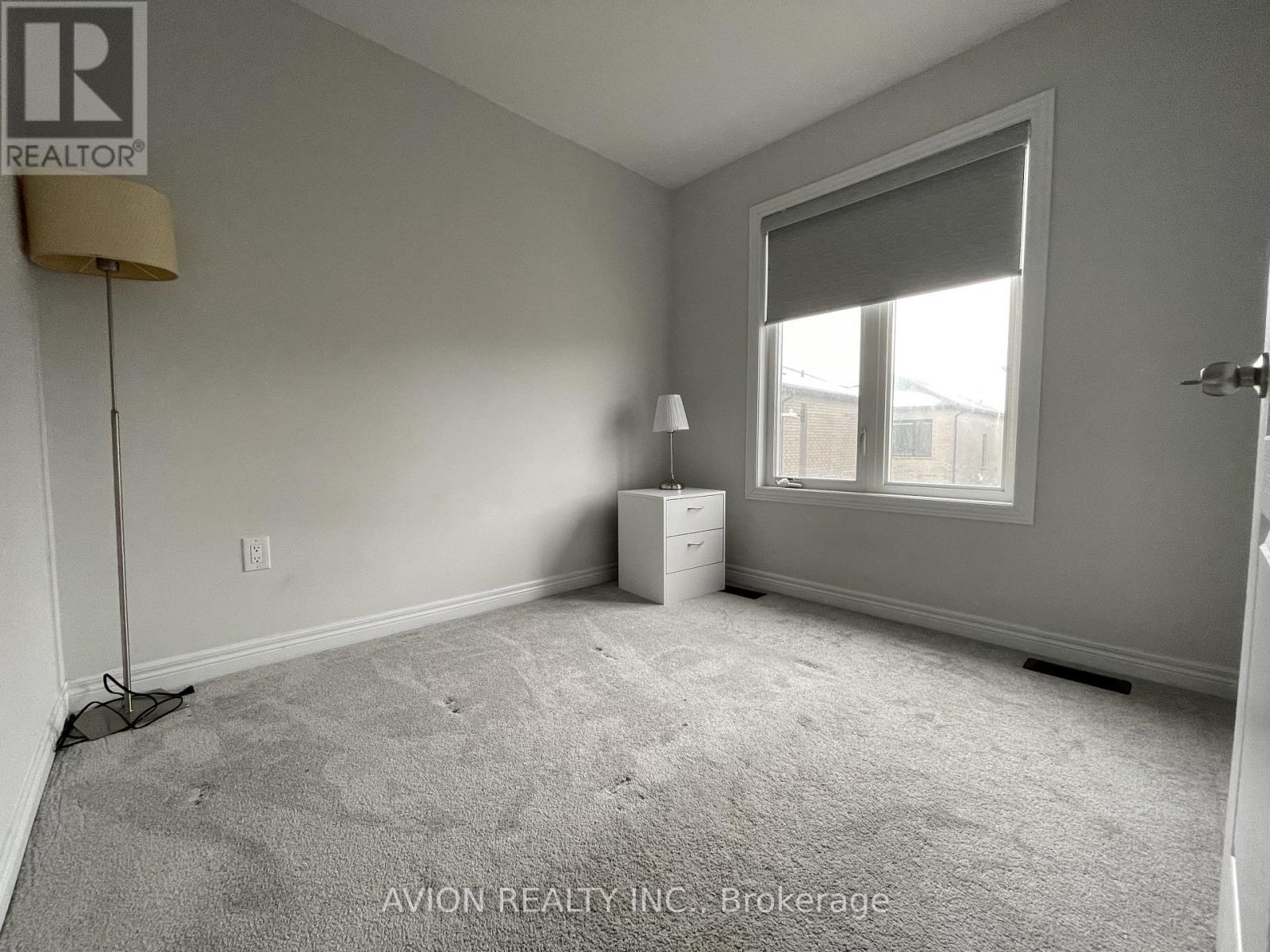 Coach House - 542 Whites Hill Avenue, Markham, Ontario  L6B 0Z3 - Photo 8 - N12809784