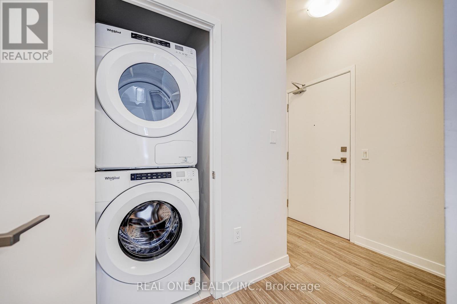 422 - 4055 Parkside Village Drive, Mississauga, Ontario  L5B 0K8 - Photo 7 - W12809786