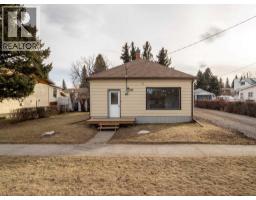 818 Mountain Street, Pincher Creek, Alberta