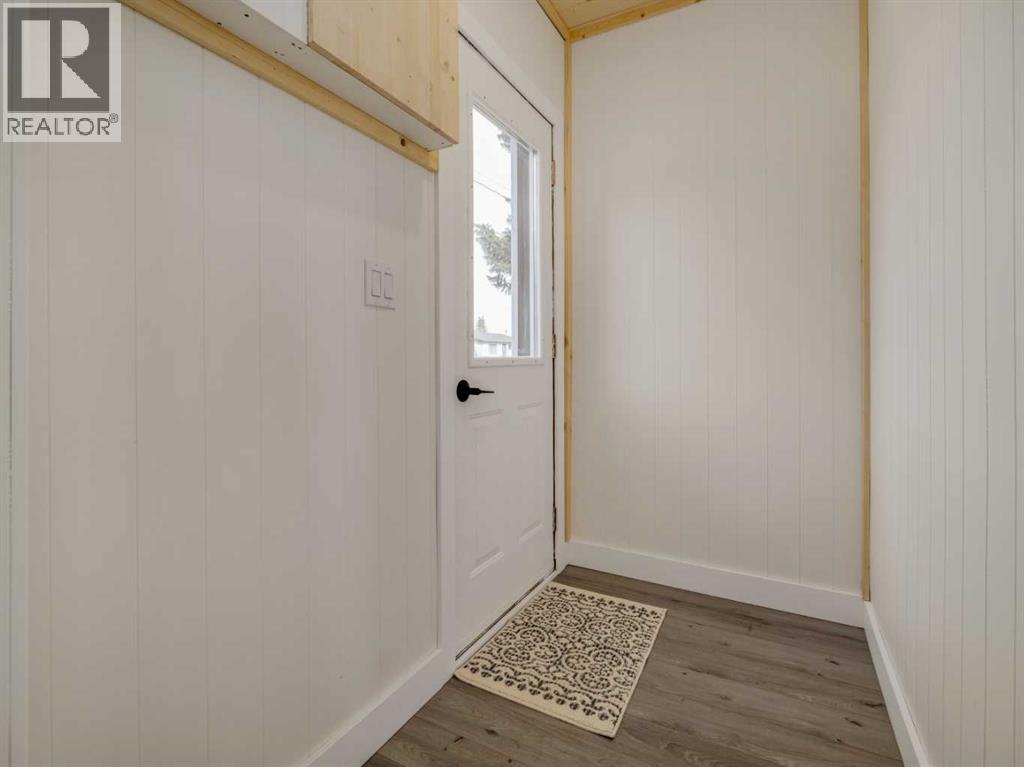 818 Mountain Street, Pincher Creek, Alberta  T0K 1W0 - Photo 5 - A2286562