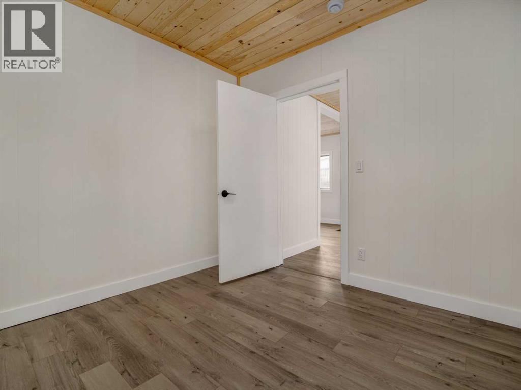 818 Mountain Street, Pincher Creek, Alberta  T0K 1W0 - Photo 11 - A2286562