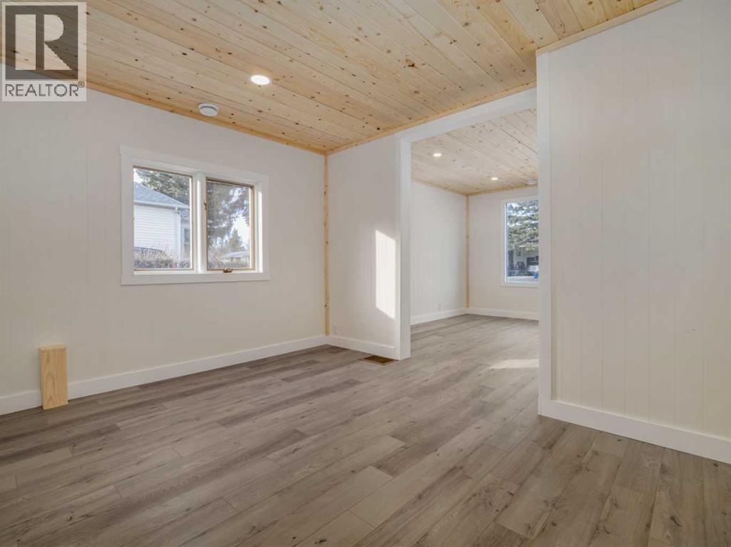 818 Mountain Street, Pincher Creek, Alberta  T0K 1W0 - Photo 15 - A2286562