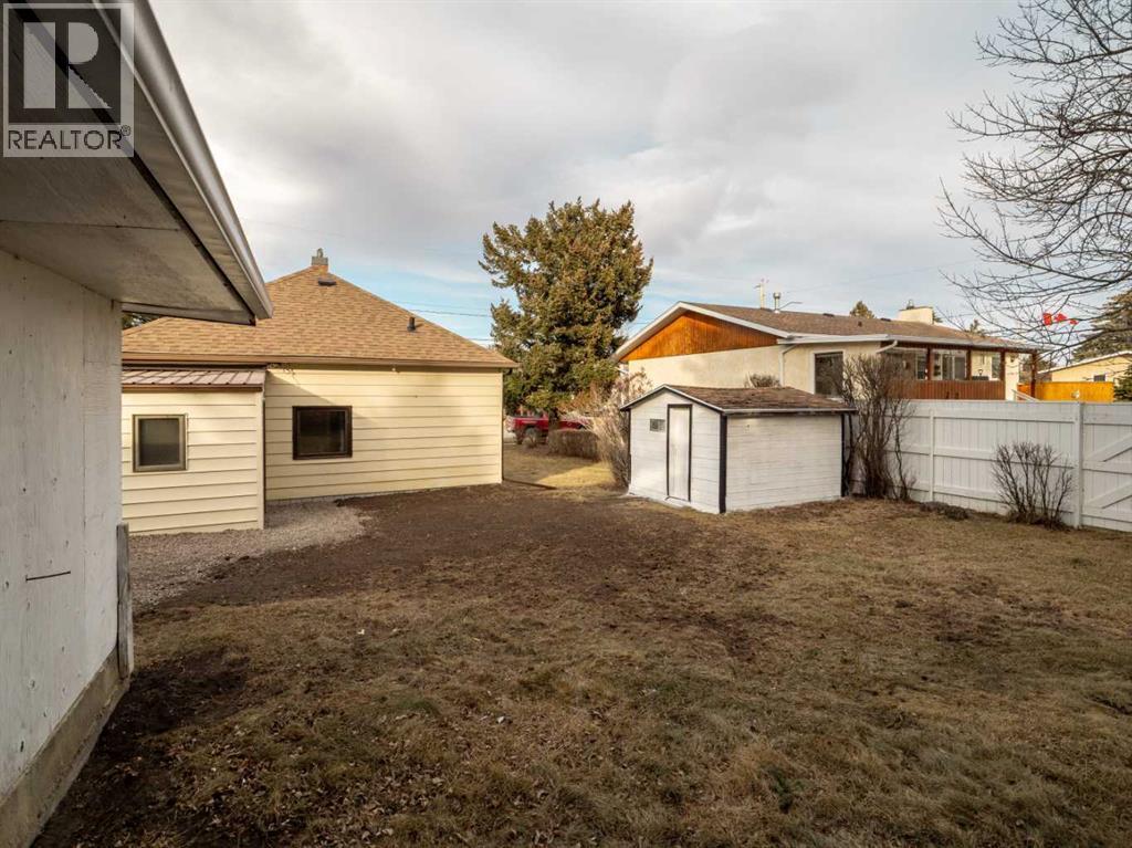 818 Mountain Street, Pincher Creek, Alberta  T0K 1W0 - Photo 34 - A2286562