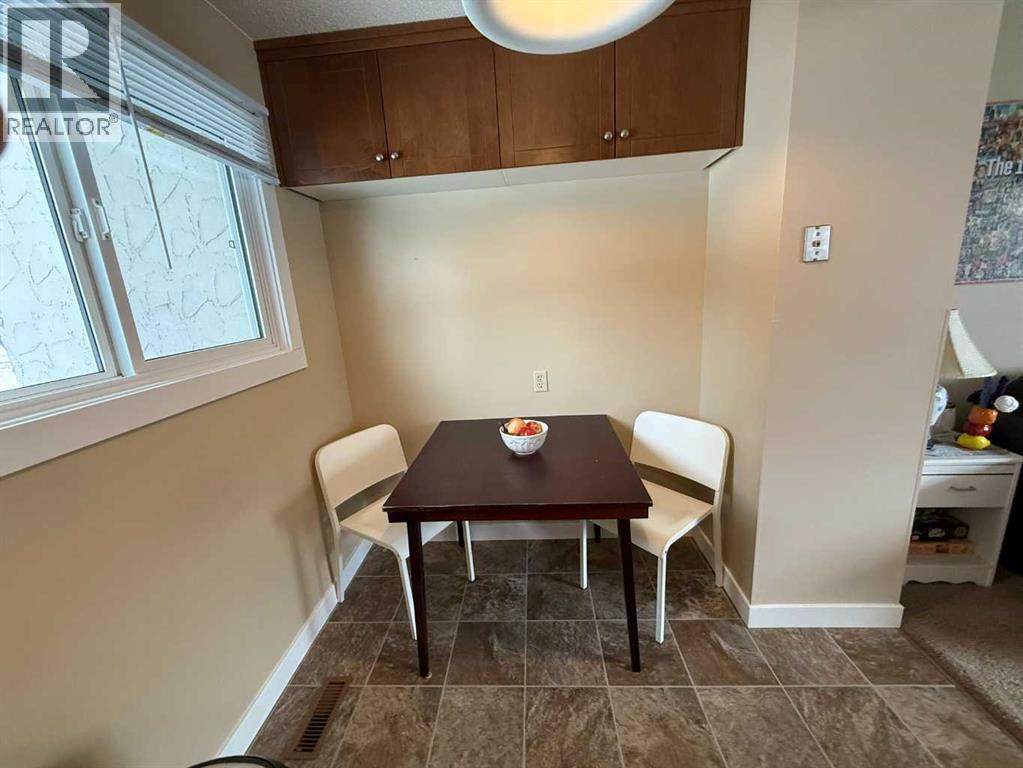 7, 65 Lafayette Boulevard W, Lethbridge, Alberta  T1K 3Y4 - Photo 5 - A2281623