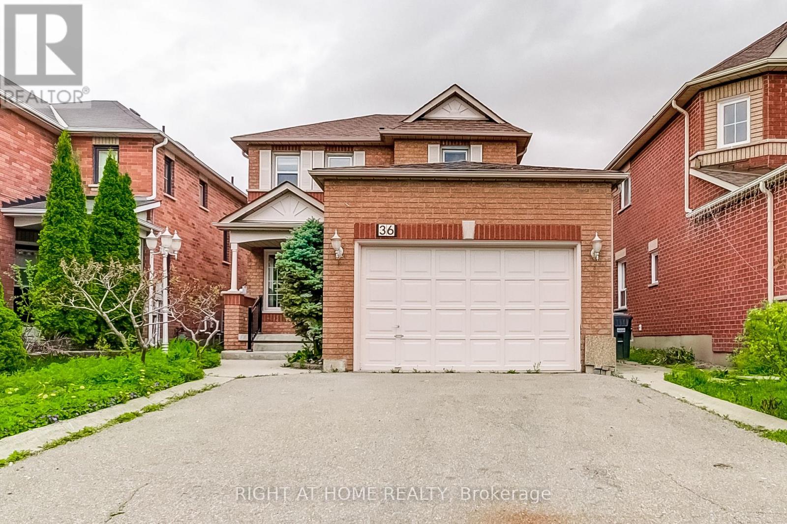36 Mapleshade Drive, Brampton, Ontario  L7A 1J1 - Photo 2 - W12809796