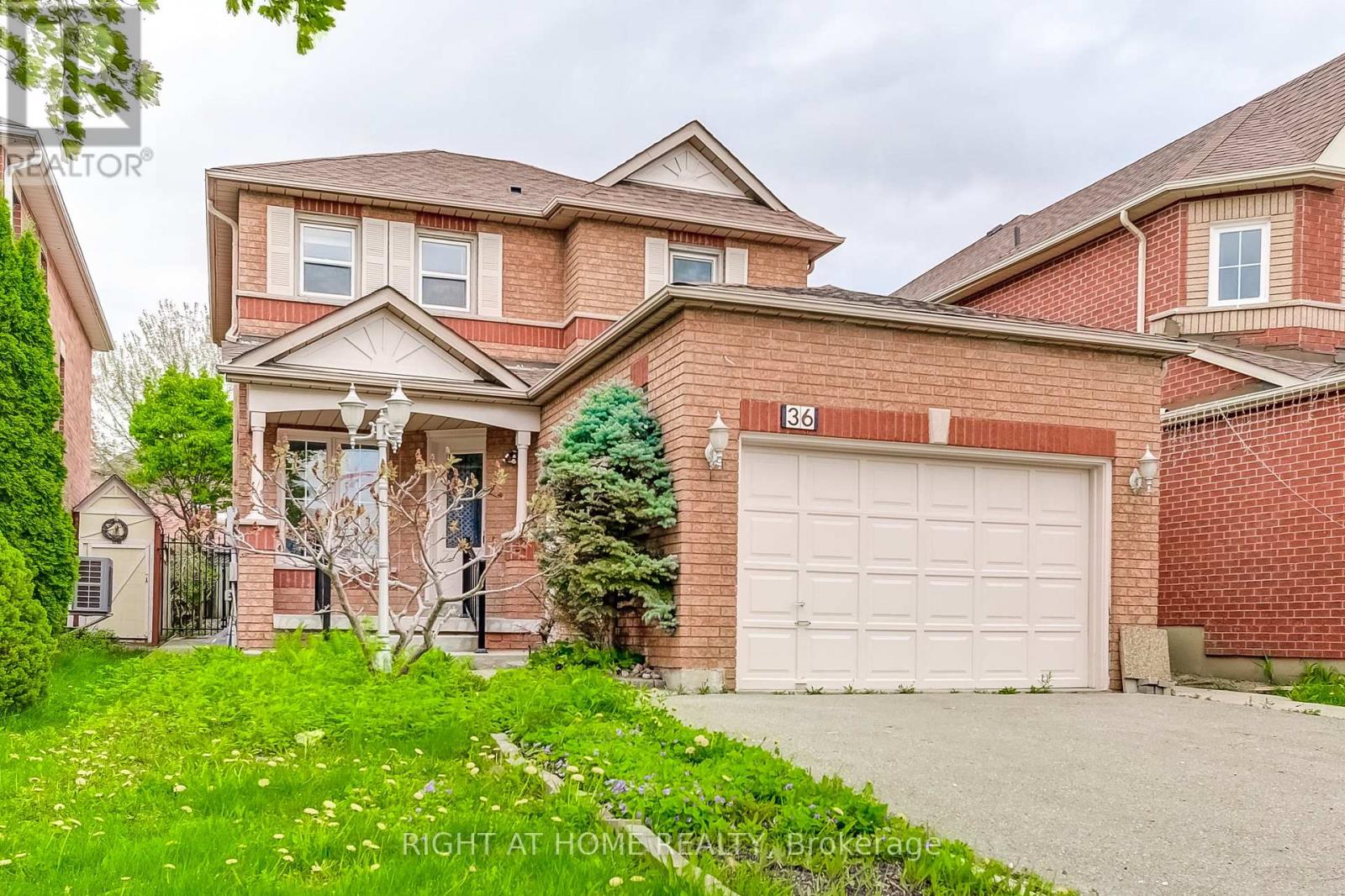 36 Mapleshade Drive, Brampton, Ontario  L7A 1J1 - Photo 3 - W12809796