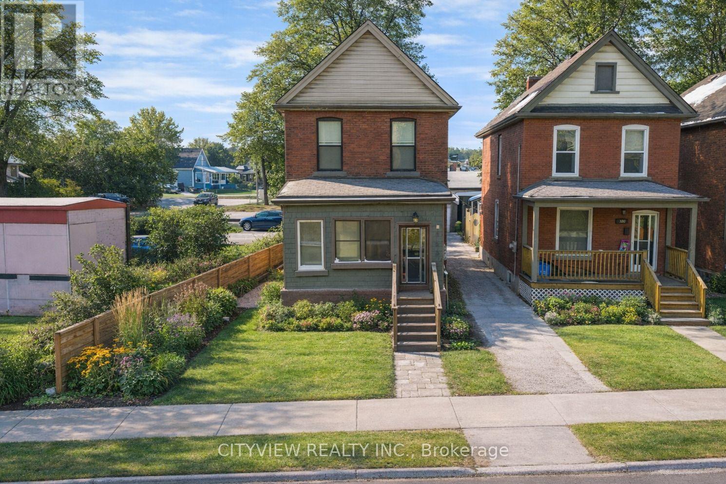 382 BEACH ROAD, Hamilton, Ontario