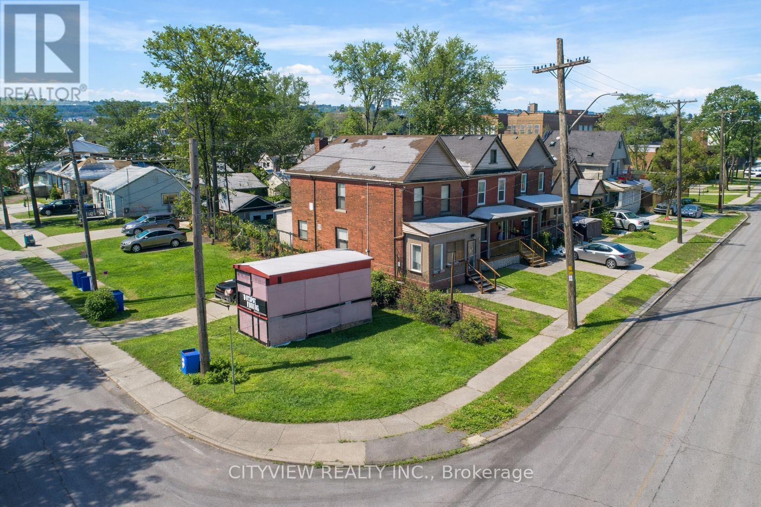 382 Beach Road, Hamilton, Ontario  L8H 3K5 - Photo 4 - X12809792