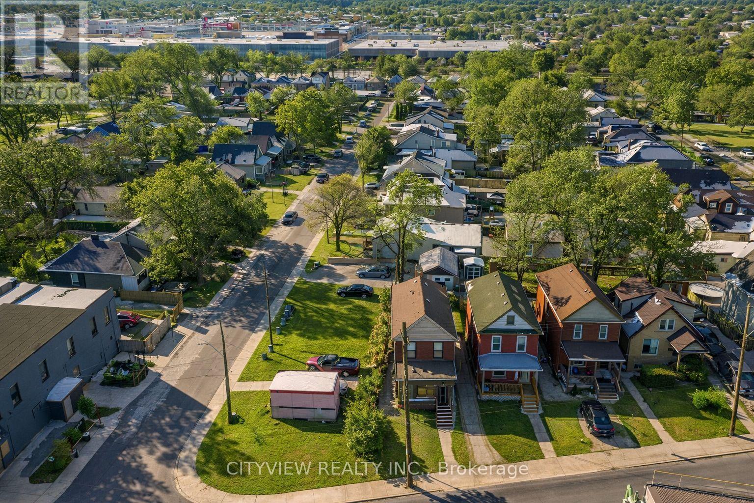 382 Beach Road, Hamilton, Ontario  L8H 3K5 - Photo 5 - X12809792