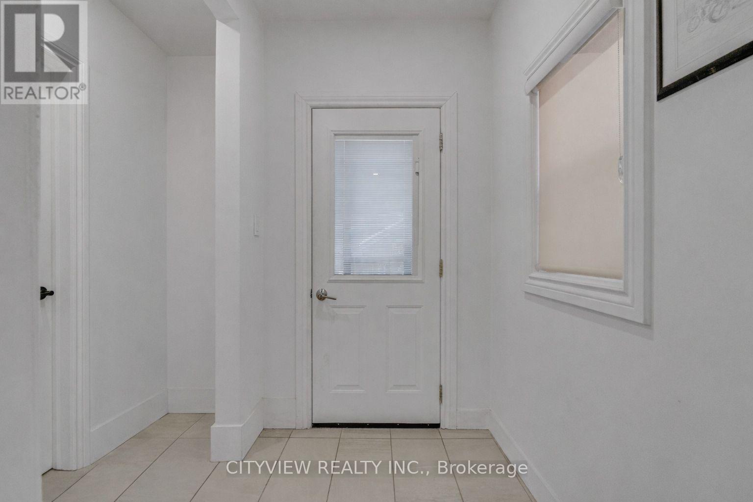 382 Beach Road, Hamilton, Ontario  L8H 3K5 - Photo 7 - X12809792