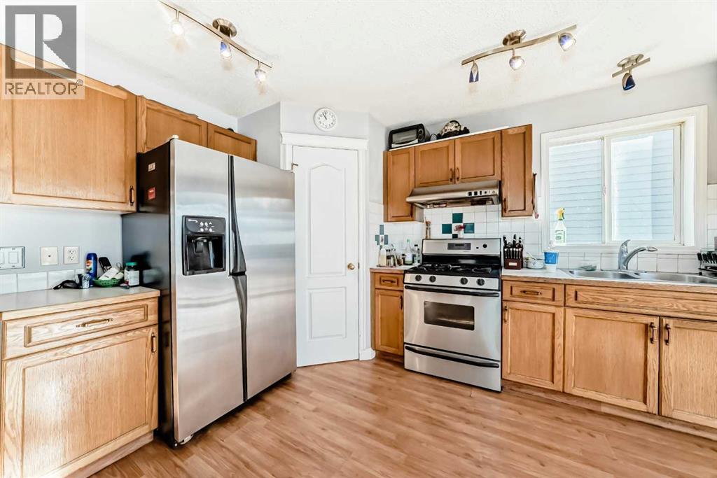 215 Appleglen Park Se, Calgary, Alberta  T2A 7V9 - Photo 5 - A2286547