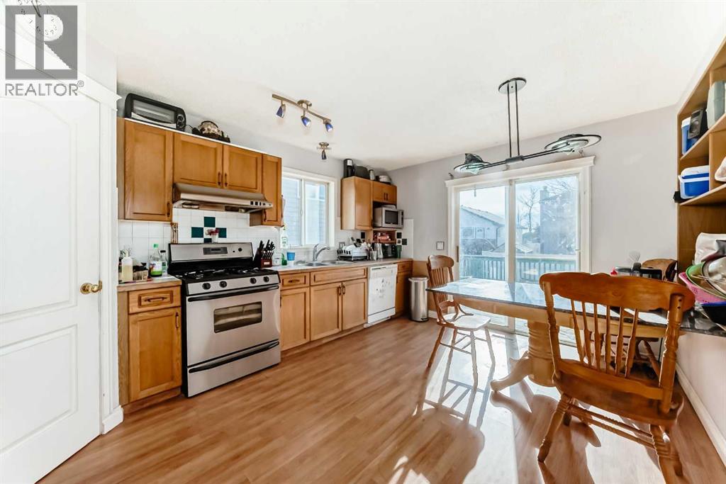 215 Appleglen Park Se, Calgary, Alberta  T2A 7V9 - Photo 4 - A2286547