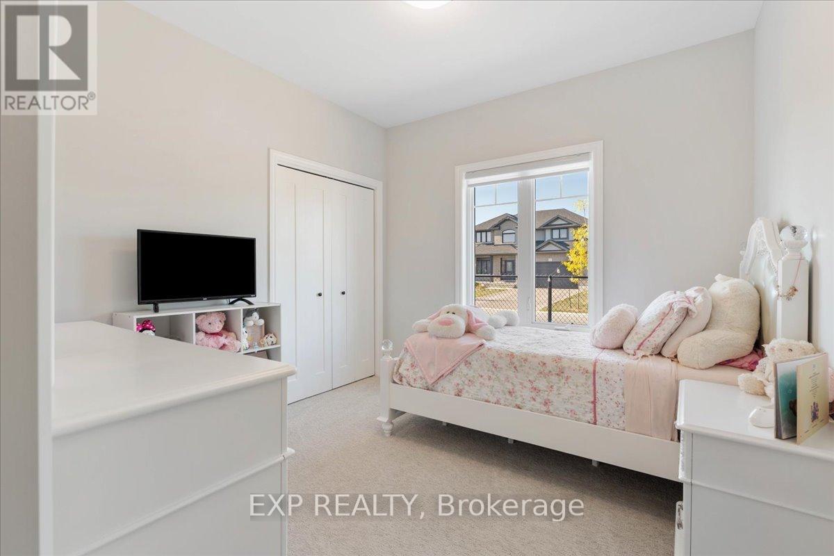 30 Raycroft Drive, Belleville (Thurlow Ward), Ontario  K8N 0R4 - Photo 17 - X12809824