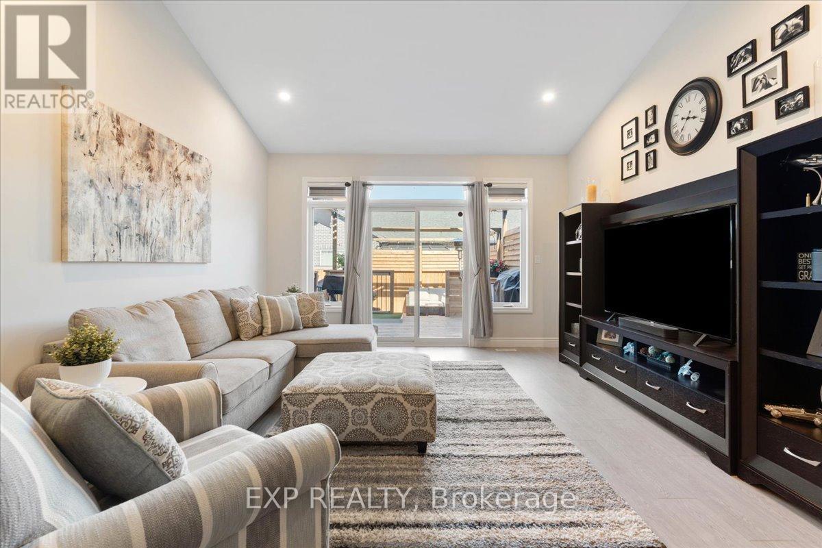 30 Raycroft Drive, Belleville (Thurlow Ward), Ontario  K8N 0R4 - Photo 8 - X12809824