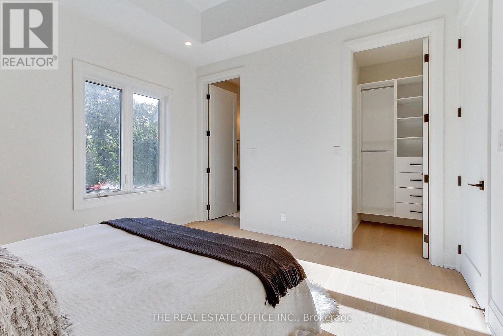 18 Beaverbrook Avenue, Toronto, Ontario  M9B 2M9 - Photo 22 - W12669678