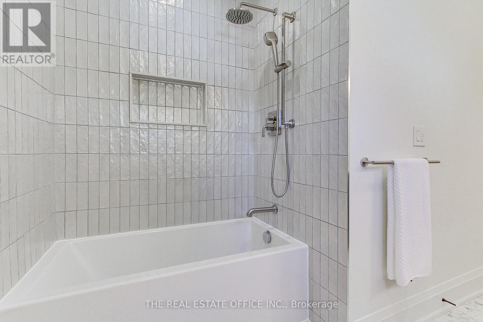 18 Beaverbrook Avenue, Toronto, Ontario  M9B 2M9 - Photo 29 - W12669678