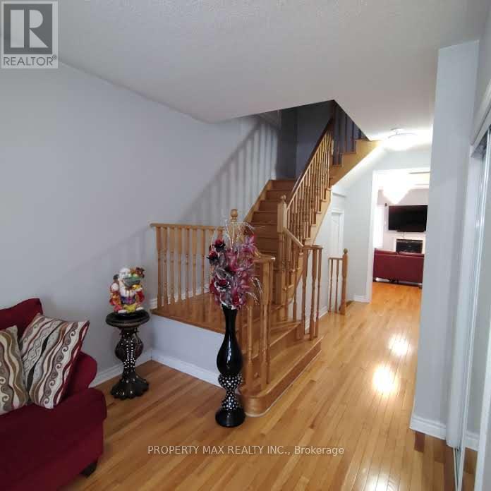 1517 Dusty Drive, Pickering, Ontario  L1X 0C8 - Photo 4 - E12584134