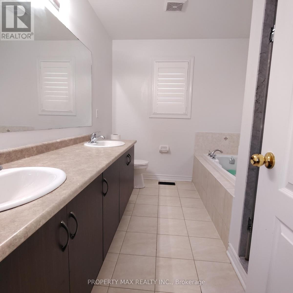 1517 Dusty Drive, Pickering, Ontario  L1X 0C8 - Photo 13 - E12584134