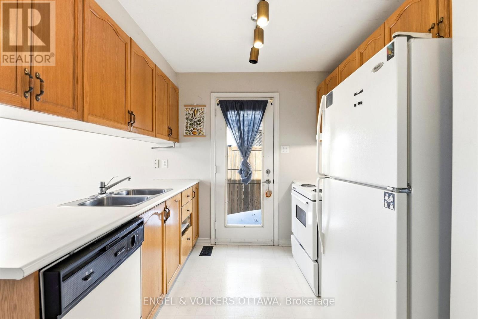 18 Steeple Chase Drive, Ottawa, Ontario  K2M 2K1 - Photo 10 - X12809830