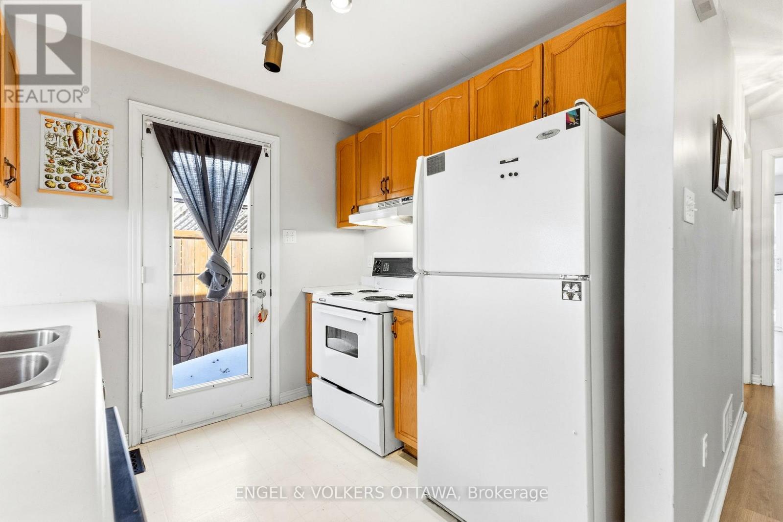 18 Steeple Chase Drive, Ottawa, Ontario  K2M 2K1 - Photo 11 - X12809830