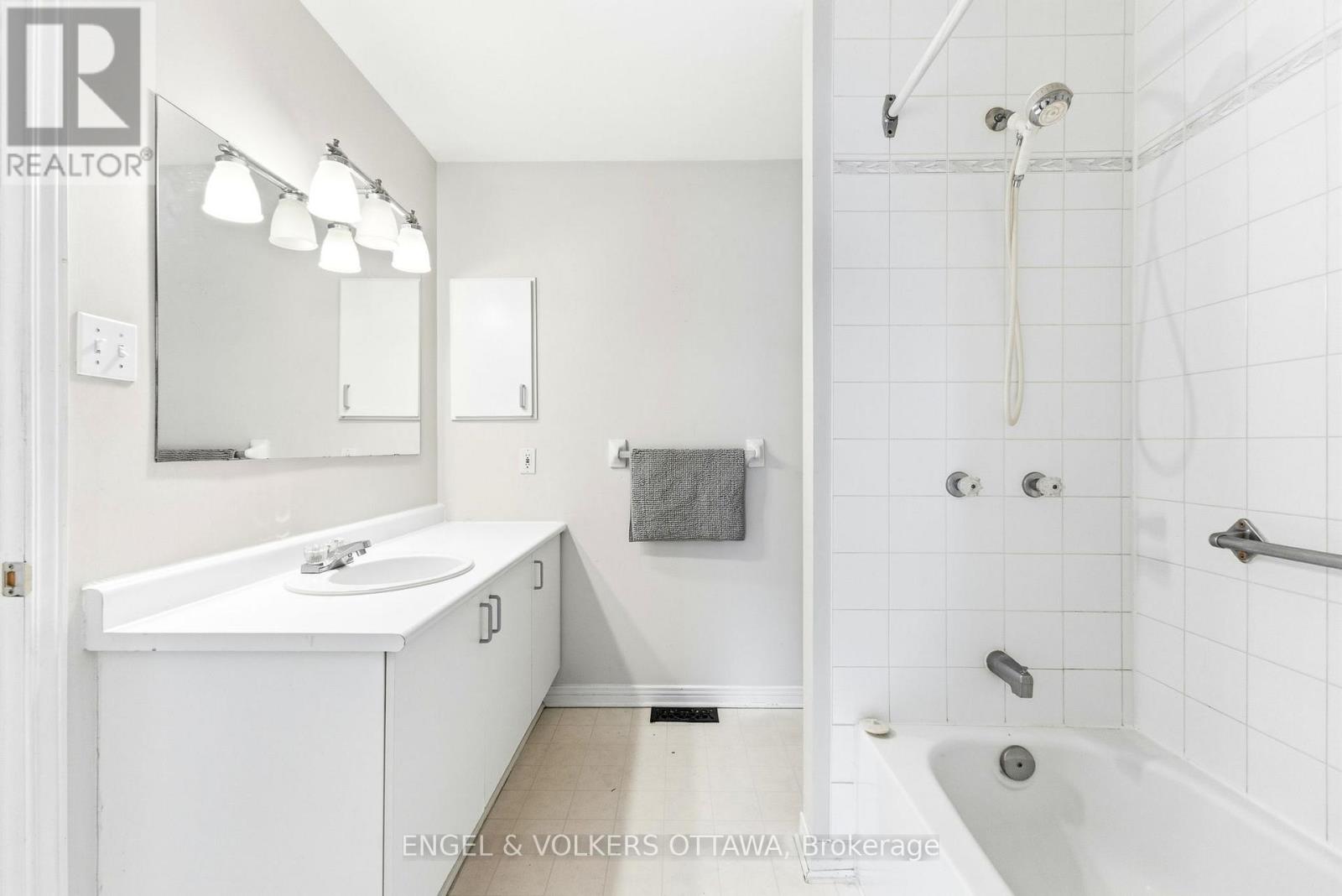 18 Steeple Chase Drive, Ottawa, Ontario  K2M 2K1 - Photo 19 - X12809830