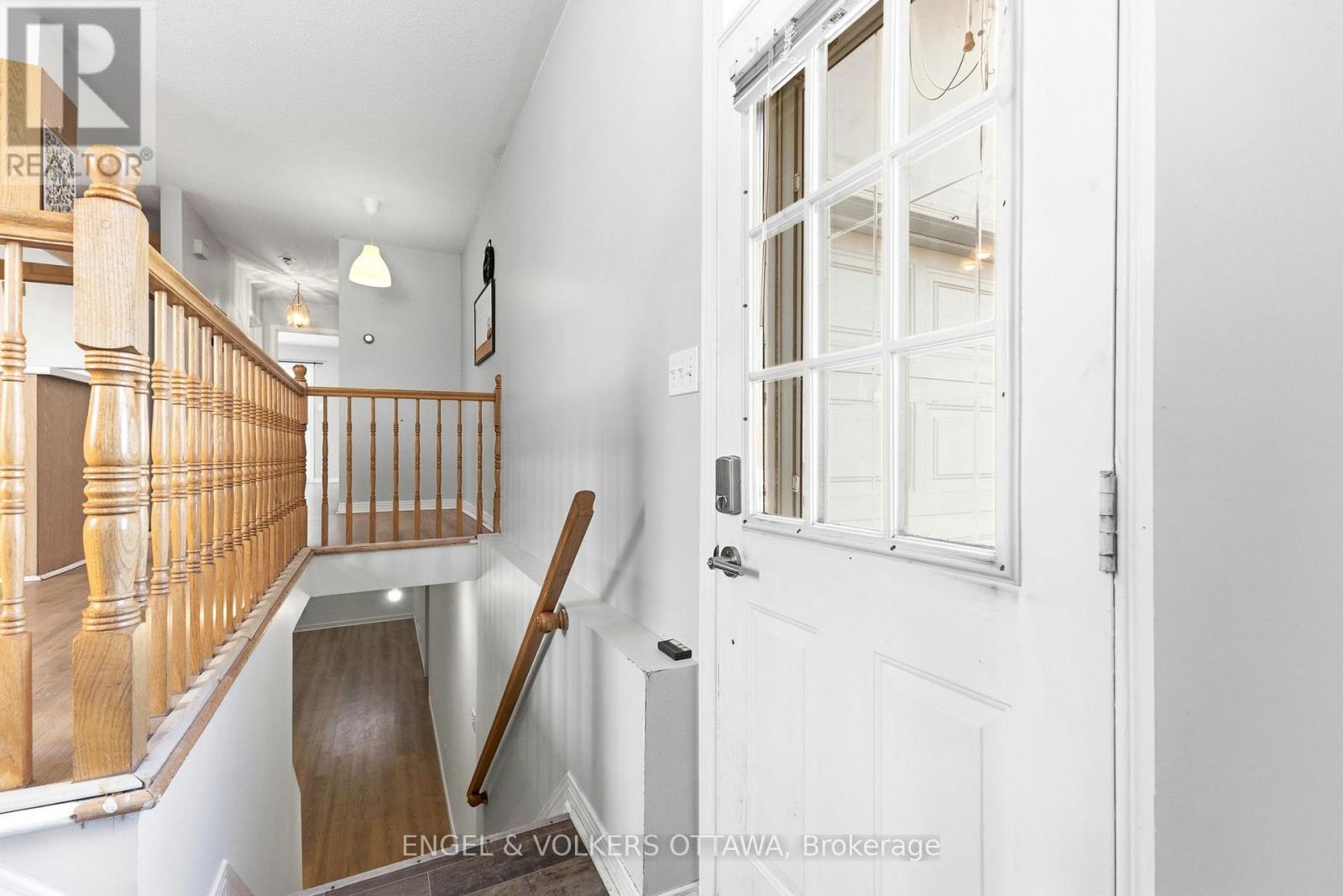 18 Steeple Chase Drive, Ottawa, Ontario  K2M 2K1 - Photo 4 - X12809830
