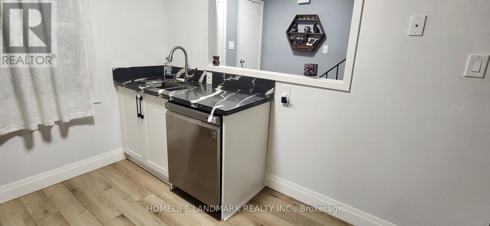 335 Shamrock Court, Oshawa, Ontario  L1J 6X9 - Photo 9 - E12809812