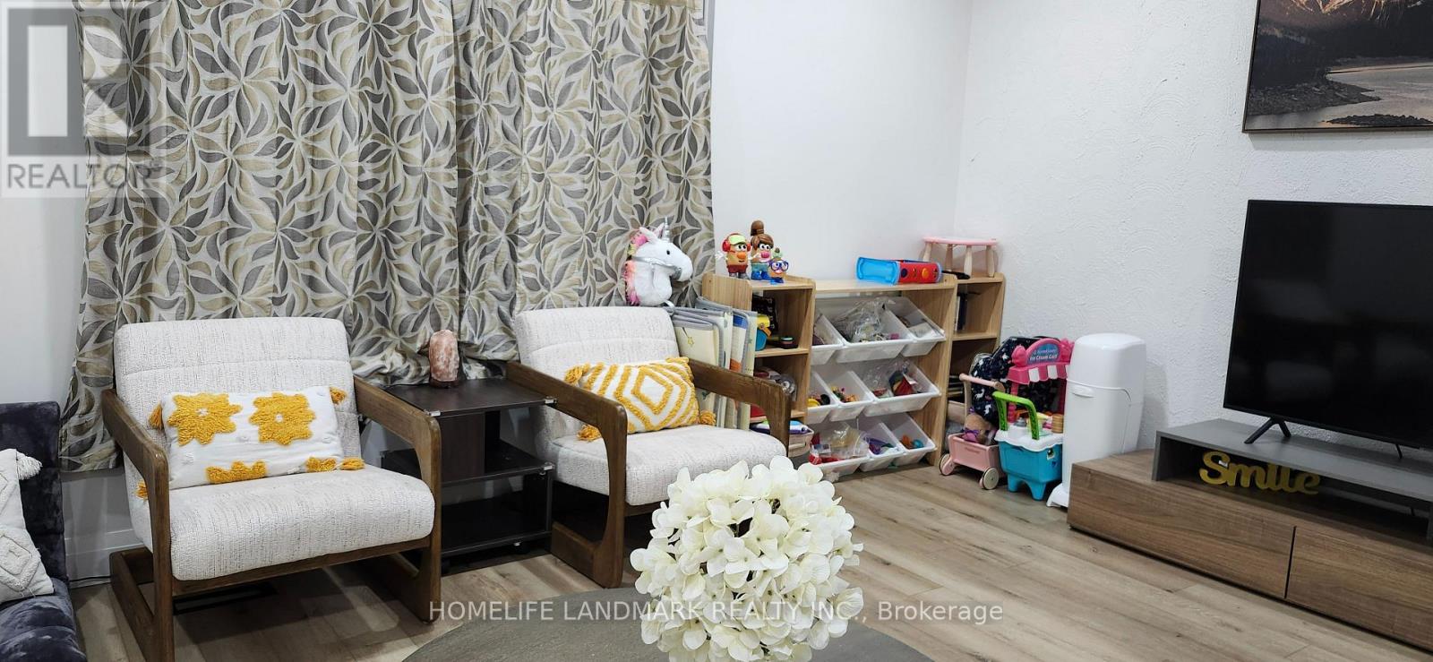 335 Shamrock Court, Oshawa, Ontario  L1J 6X9 - Photo 4 - E12809812