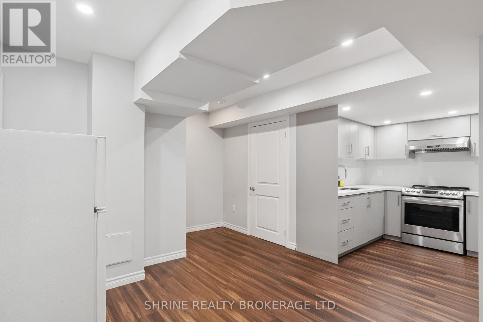 3719 Somerston Crescent, London South, Ontario  N6L 0G4 - Photo 35 - X12809846