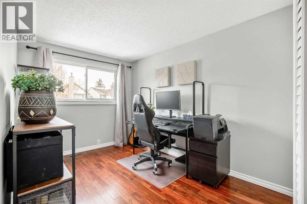 71 Strathcona Crescent Sw, Calgary, Alberta  T3H 1K9 - Photo 17 - A2287393