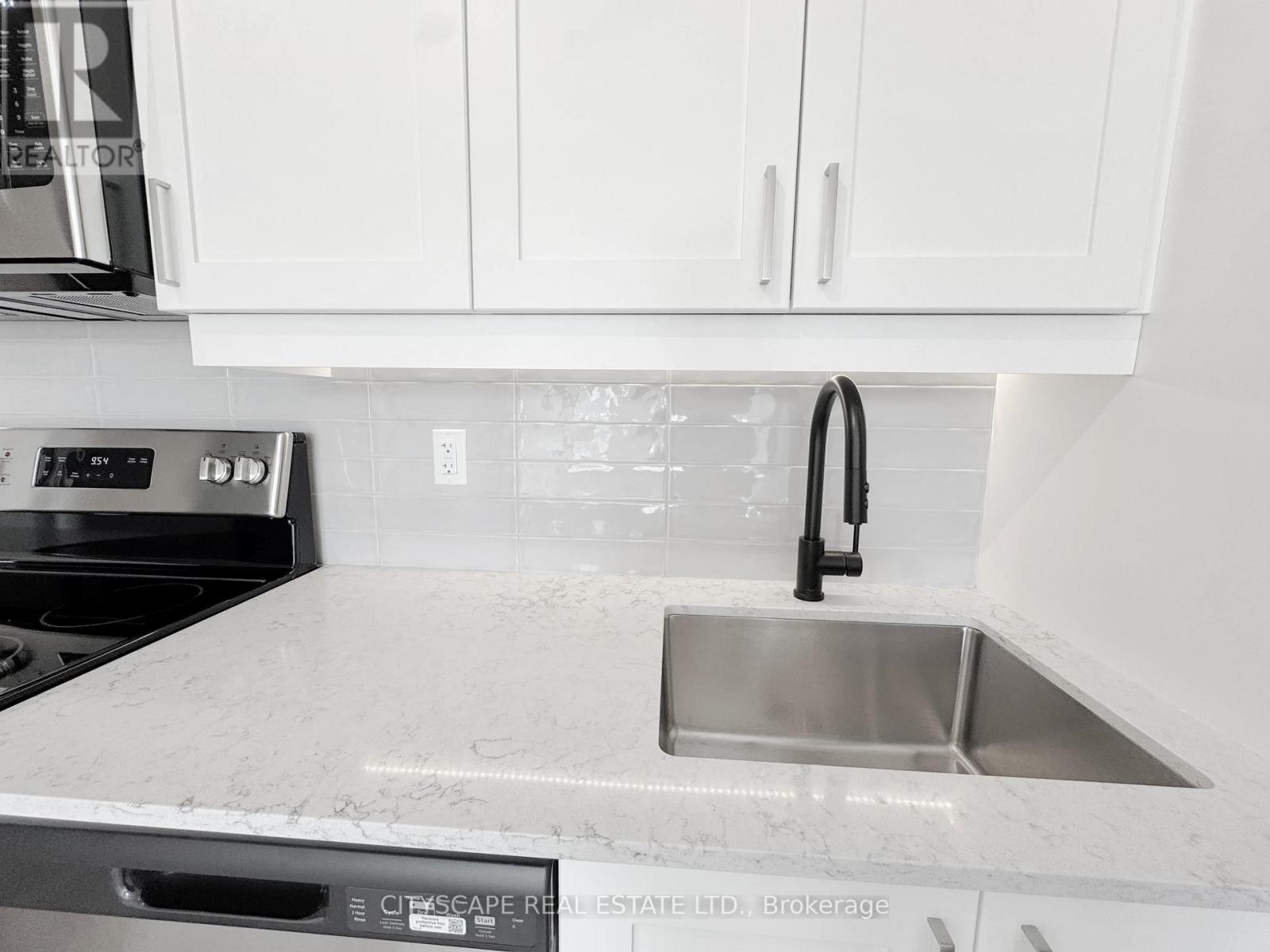 206 - 758 Dovercourt Road, Toronto, Ontario  M6H 2X2 - Photo 10 - W12809852