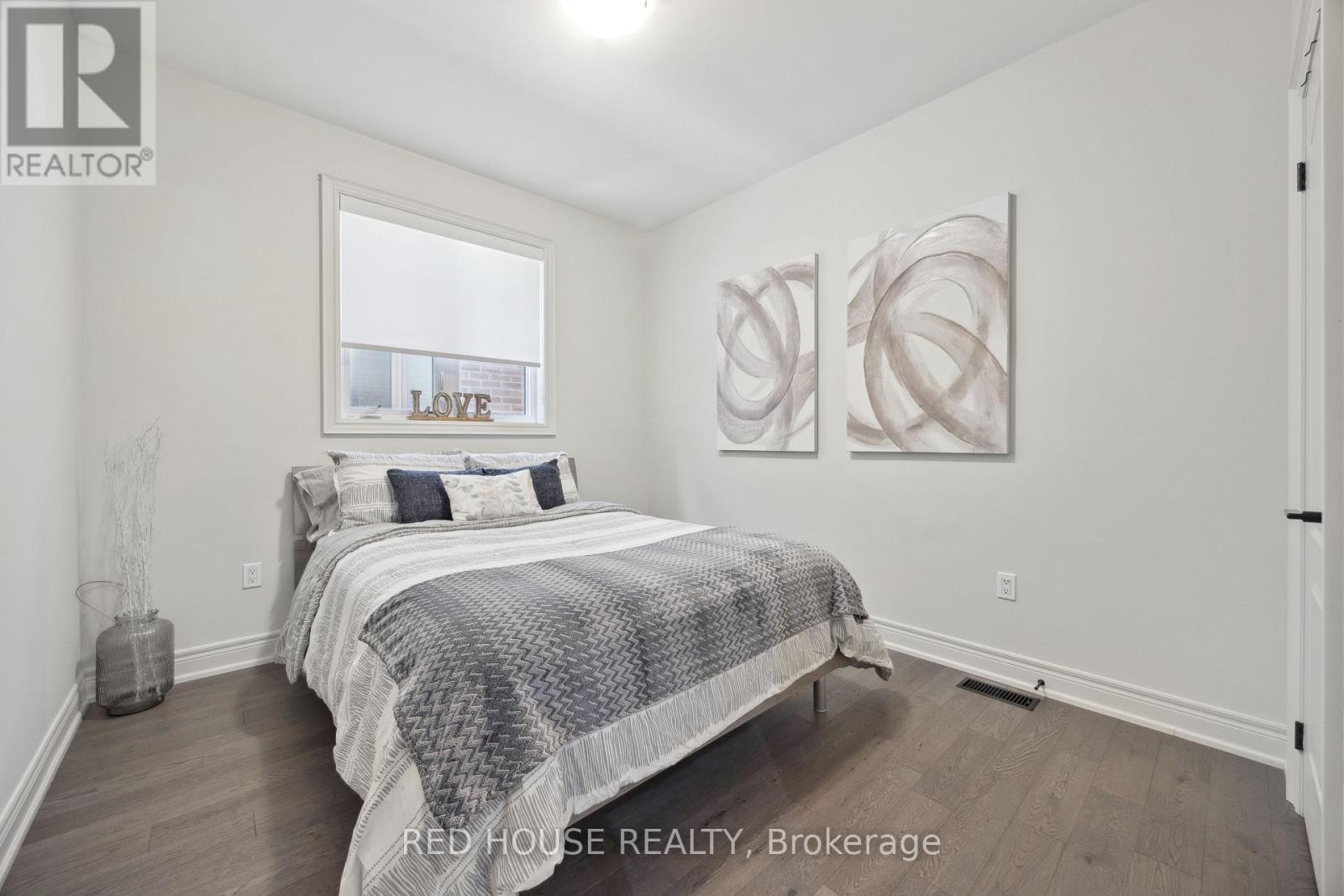 74 Mcdonnell Crescent, Bradford West Gwillimbury, Ontario  L3Z 0S7 - Photo 18 - N12684044