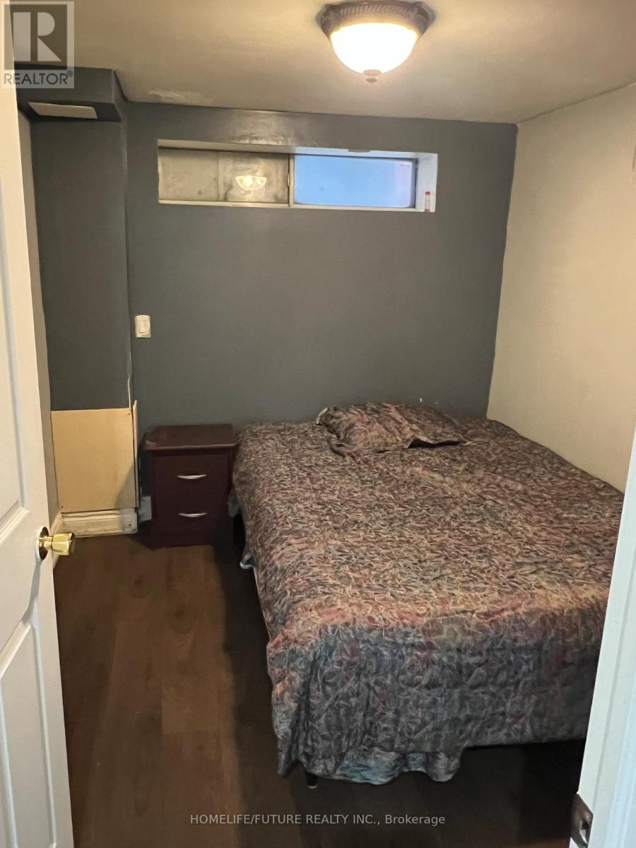 Bsmt - 35 Yelland Street, Toronto, Ontario  M9N 3M3 - Photo 7 - W12806418