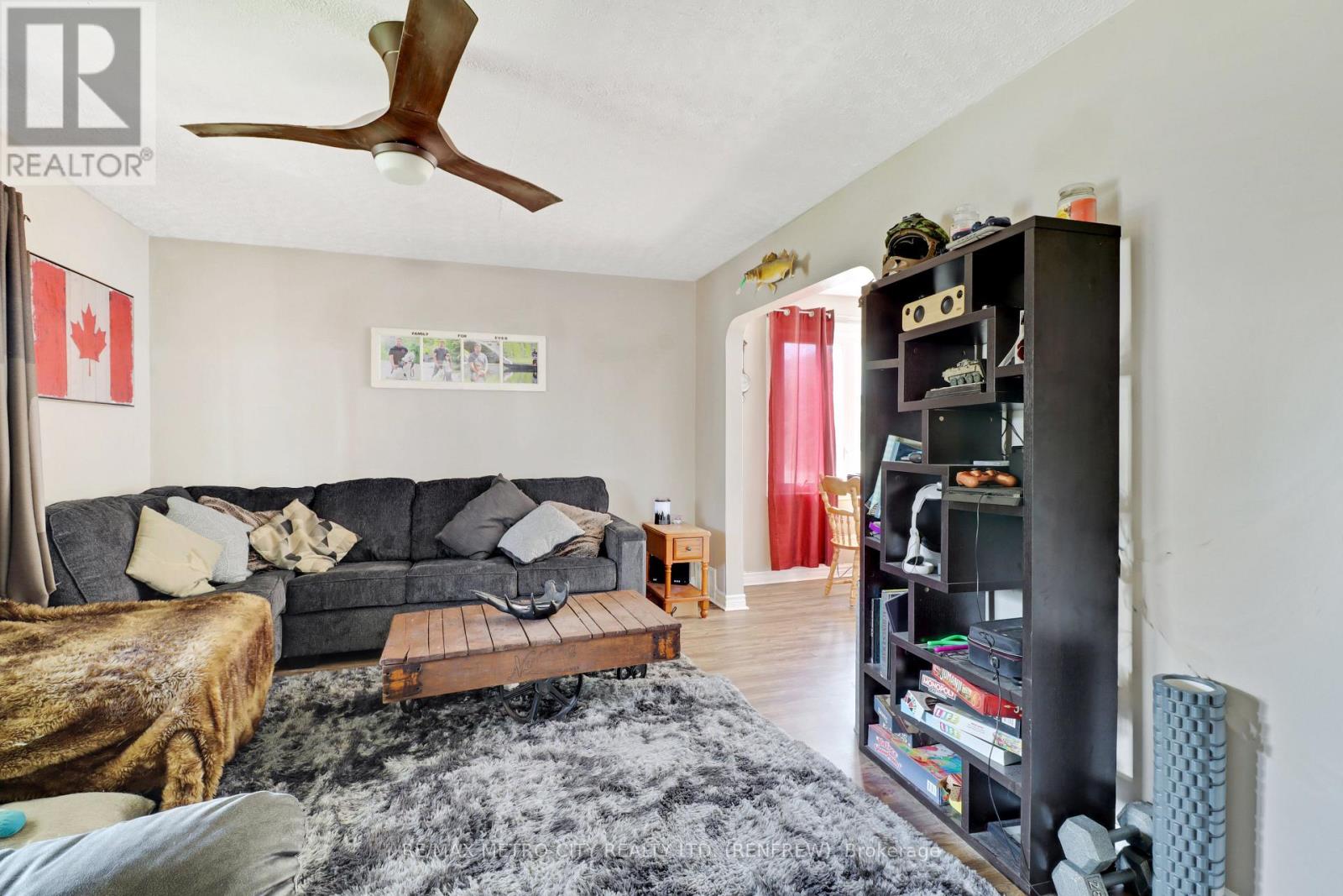 362-370 Baldwin Street, Renfrew, Ontario  K7V 2B9 - Photo 6 - X12809862