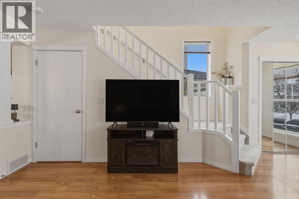 59 Prestwick Bay Se, Calgary, Alberta  T2Z 4S4 - Photo 7 - A2287126