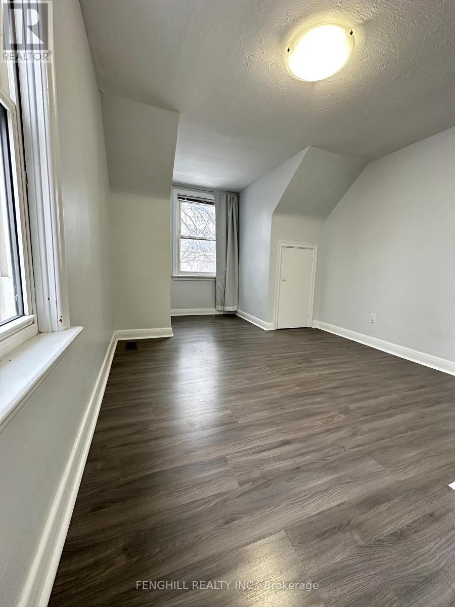 Main - 218 Finch Avenue E, Toronto, Ontario  M2N 4R9 - Photo 2 - C12809858