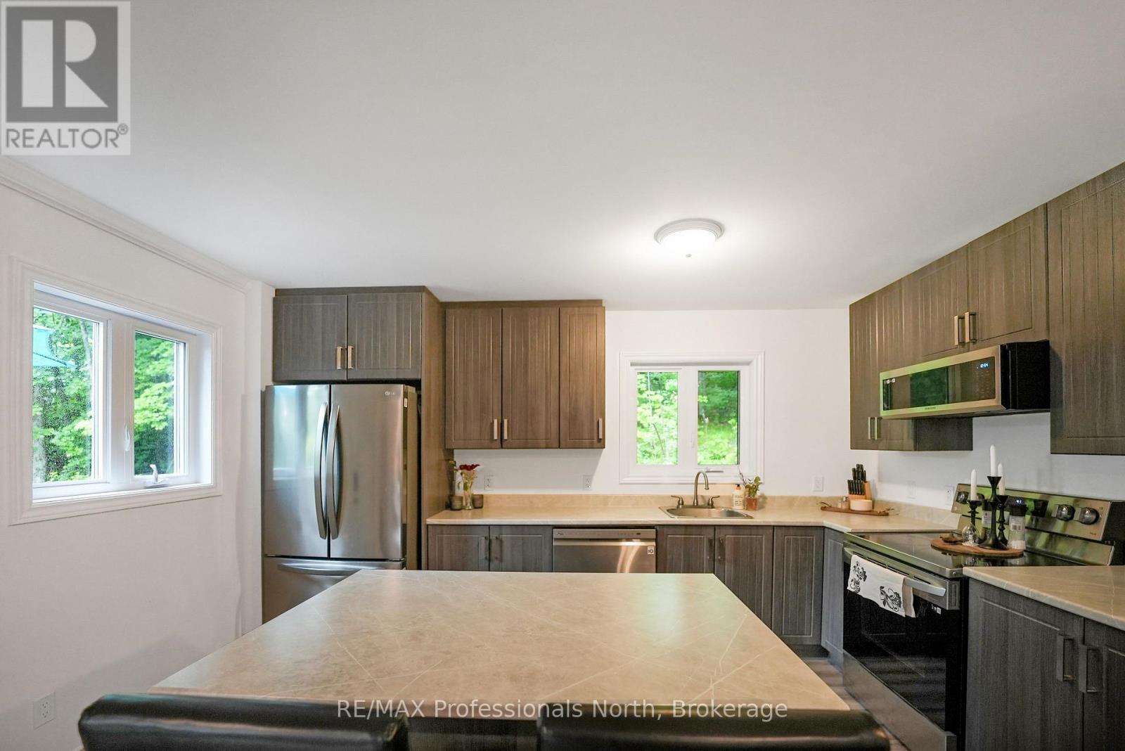 1065 Henderson's Road, Minden Hills (Lutterworth), Ontario  K0M 2S0 - Photo 4 - X12809886