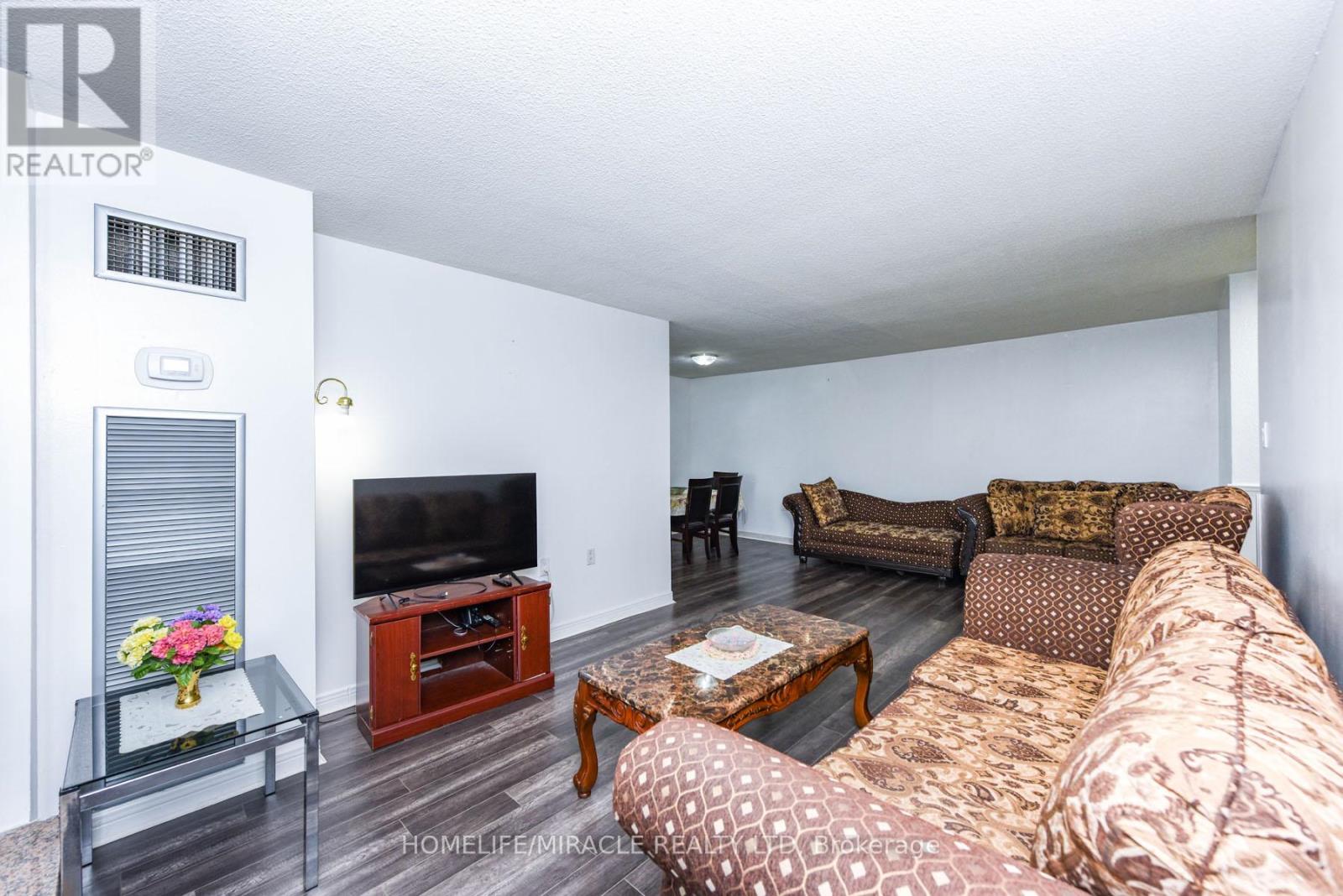 2005 - 18 Knightsbridge Road, Brampton, Ontario  L6T 3X5 - Photo 14 - W12809506