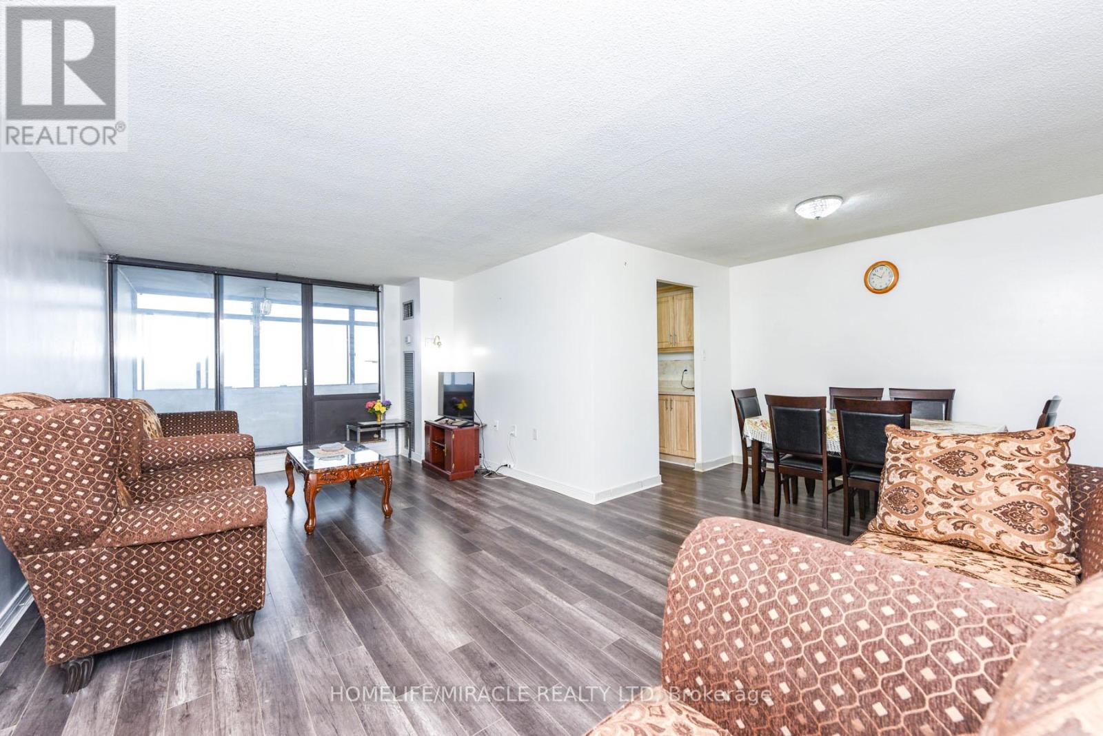 2005 - 18 Knightsbridge Road, Brampton, Ontario  L6T 3X5 - Photo 17 - W12809506