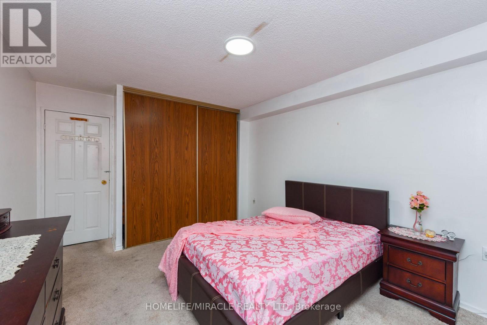 2005 - 18 Knightsbridge Road, Brampton, Ontario  L6T 3X5 - Photo 22 - W12809506