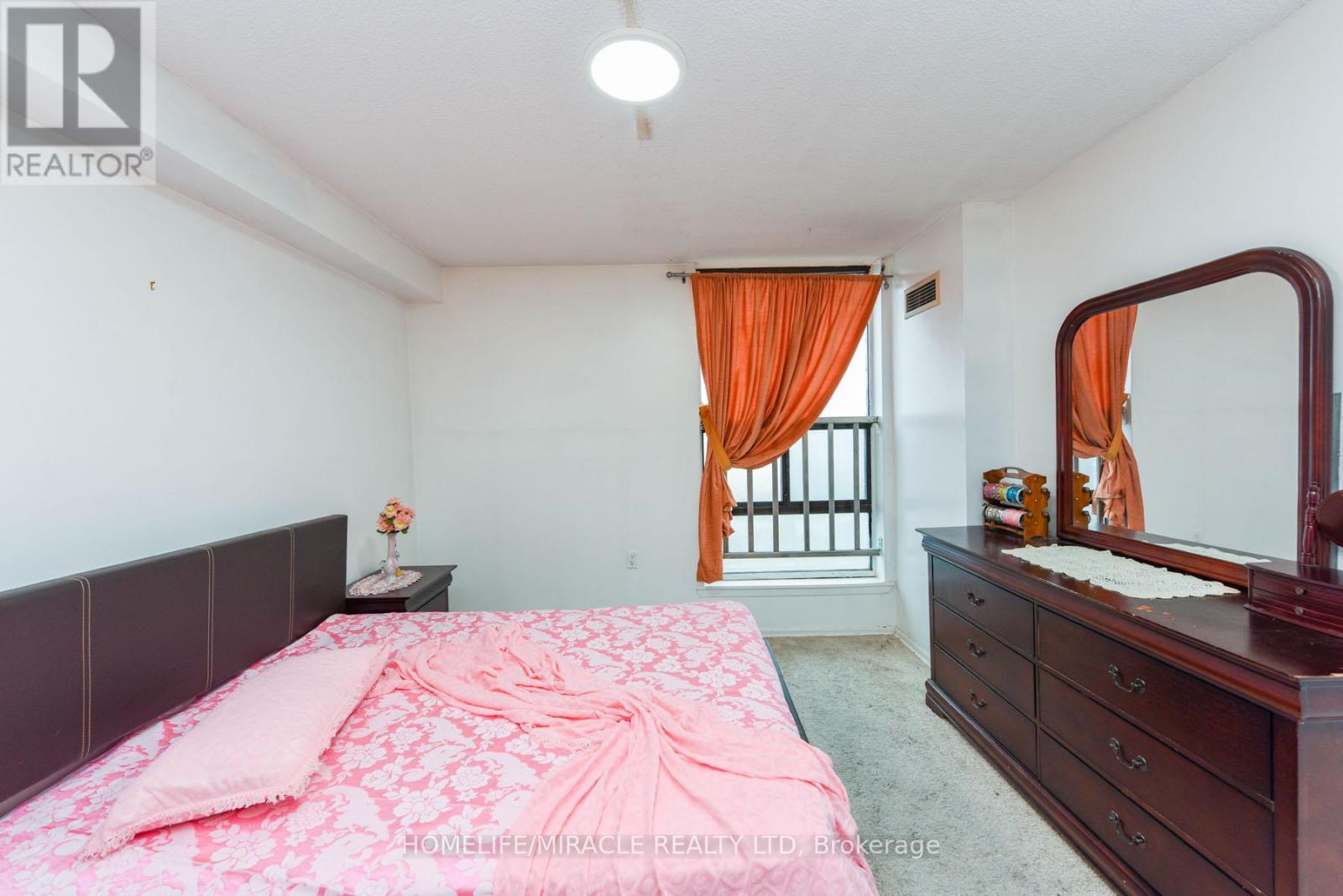 2005 - 18 Knightsbridge Road, Brampton, Ontario  L6T 3X5 - Photo 24 - W12809506