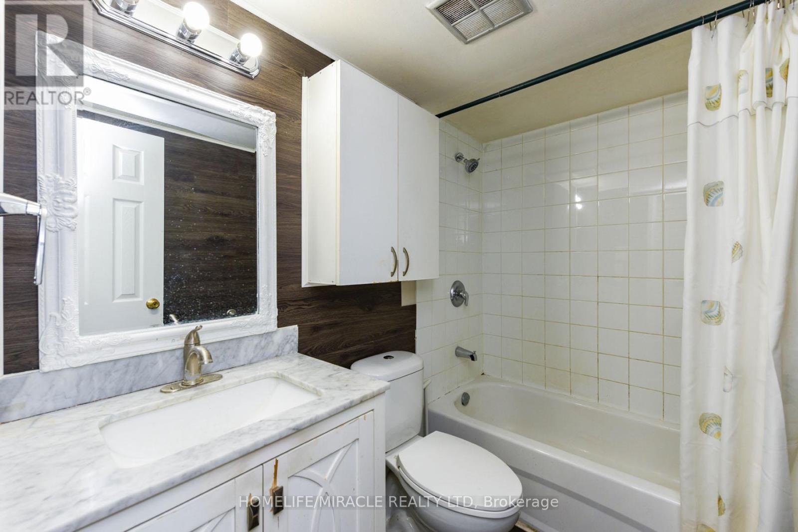 2005 - 18 Knightsbridge Road, Brampton, Ontario  L6T 3X5 - Photo 25 - W12809506