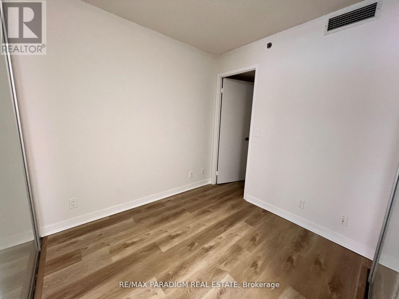 416 - 21 Nelson Street, Toronto (University), Ontario  M5V 1T8 - Photo 7 - C12809882